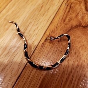Snake Stud Earling